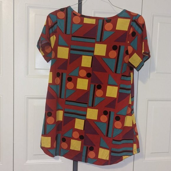 ๐ Fun, Geometric, Flowy Lularoe Top - Picture 2 of 6